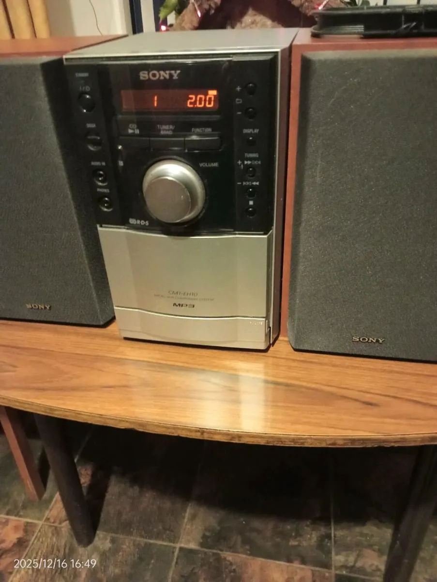 Sony HiFi system - Image 1