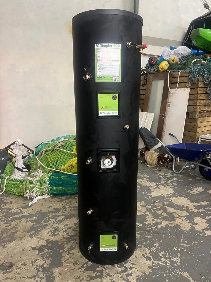 300 litre hot water tank - Image 1