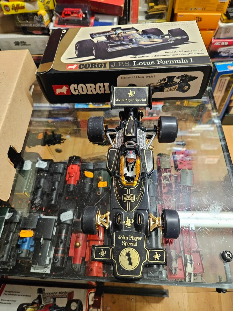 Corgi 1970's Formula 1 JPS - Image 3