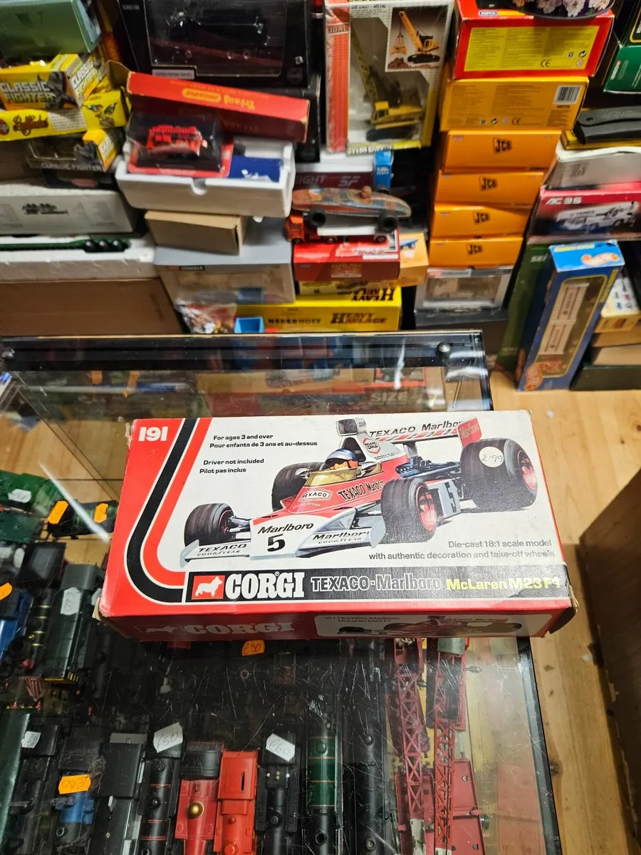 Corgi 1970's Formula 1 Texaco Marlboro - Image 4
