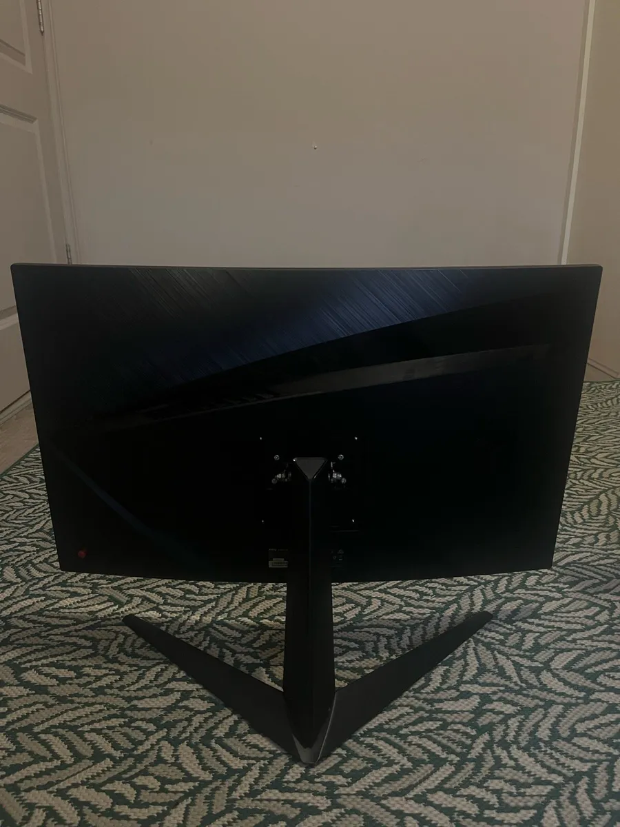 MSI curves gaming monitor 165 hertz - Image 3