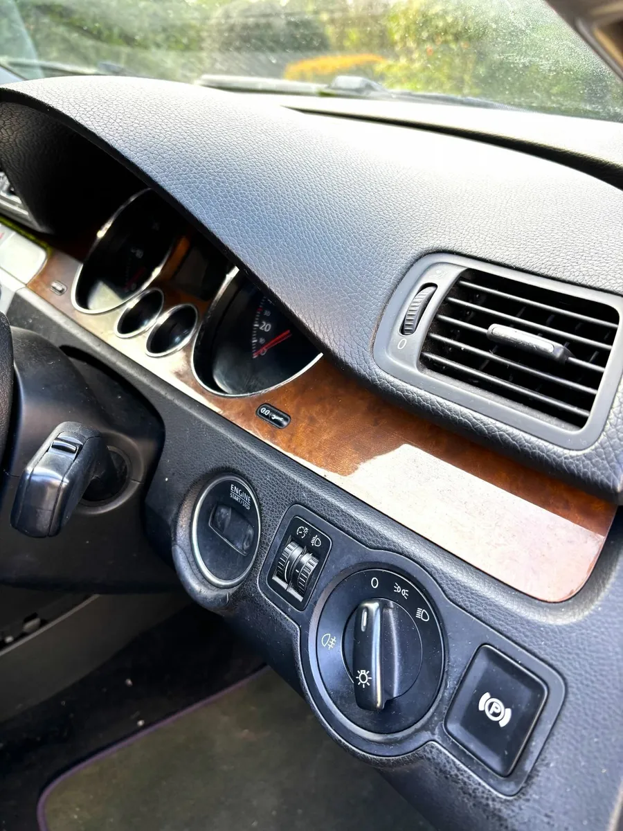 Volkswagen Passat 2007 - Image 4