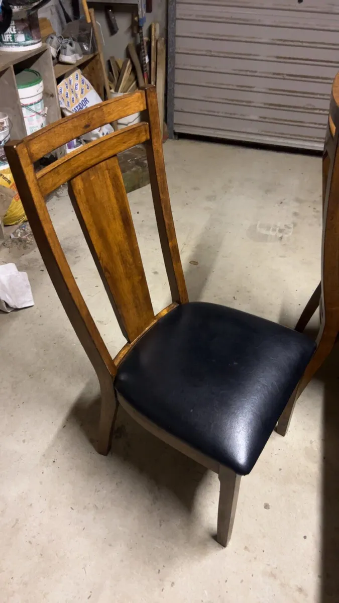 Table and Chairs - Image 3