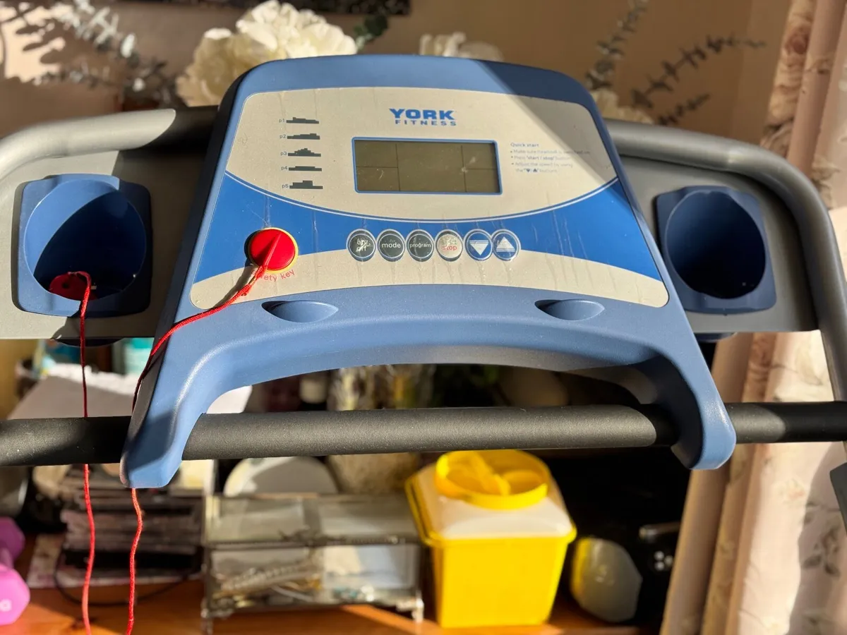 York Inspiration Advantage Electric Treadmill - Image 1