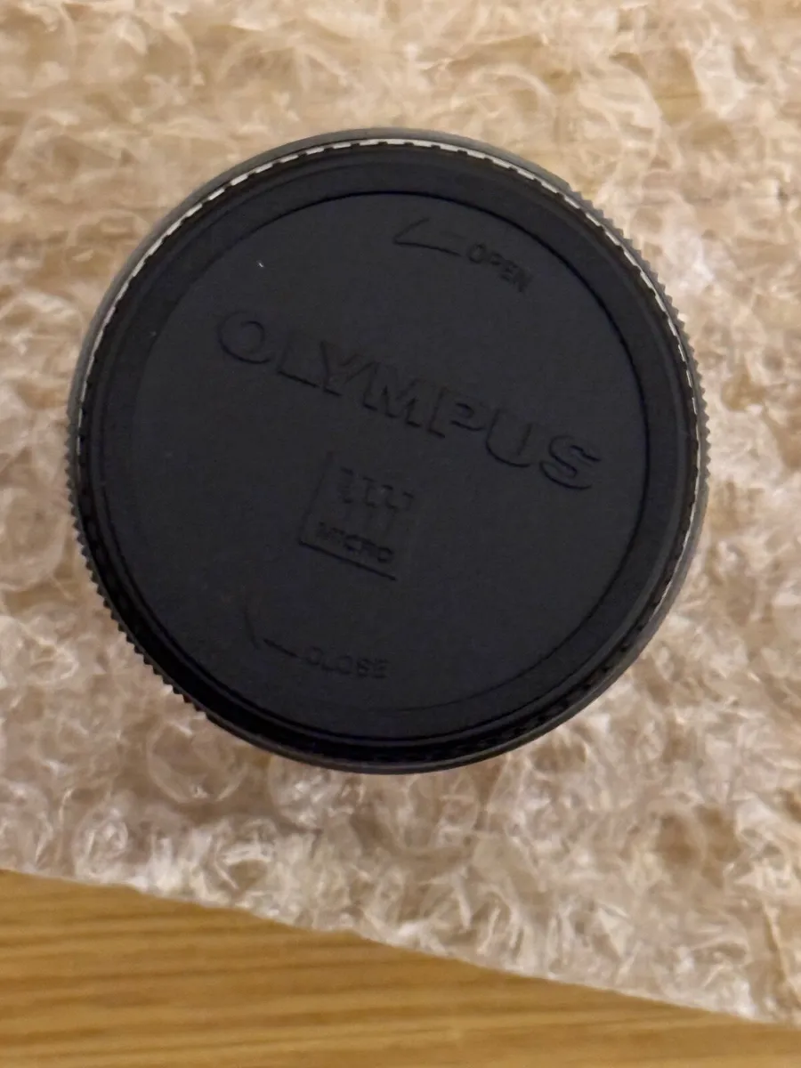 Olympus m.zuiko digital 45mm f/1.8 lens NEW - Image 3