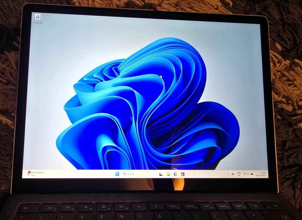 Microsoft Surface Laptop 3 – 13.5” – i5 / 8GB / 12 - Image 2