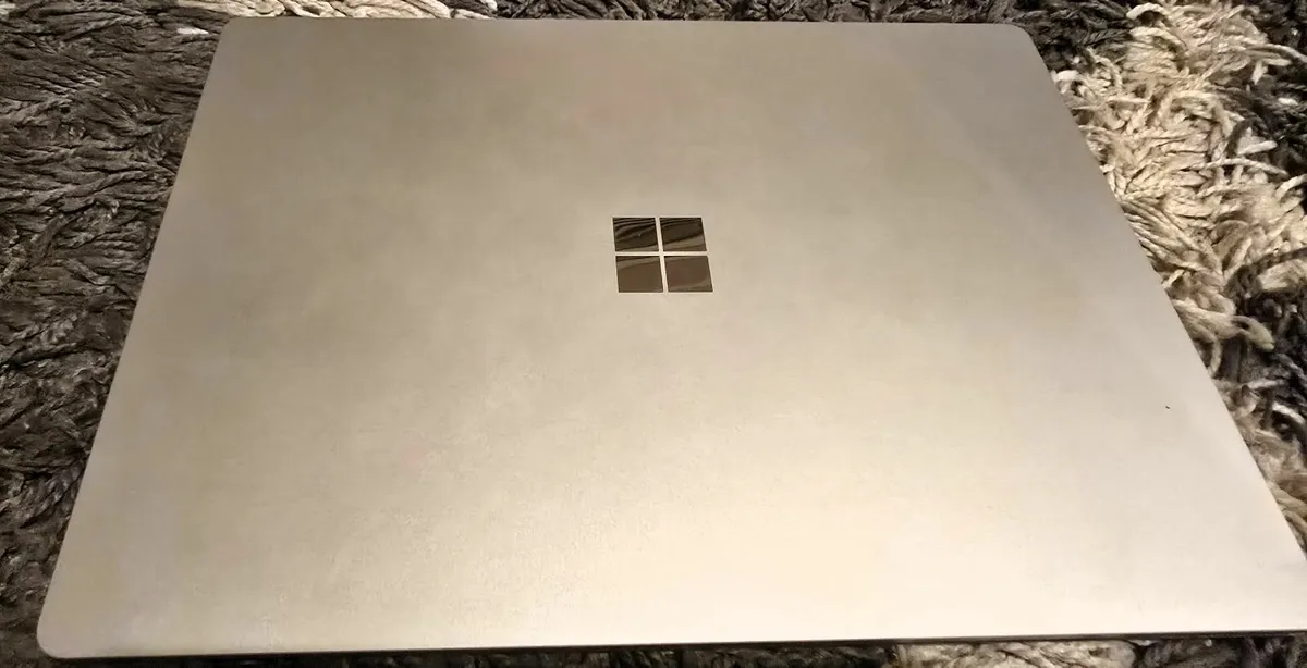 Microsoft Surface Laptop 3 – 13.5” – i5 / 8GB / 12 - Image 3
