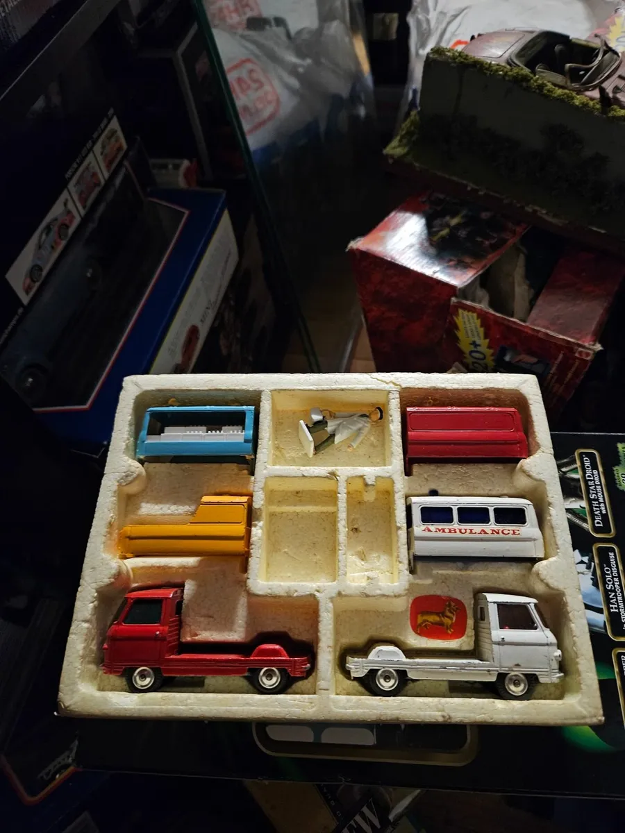 Corgi Construction Set - Image 2