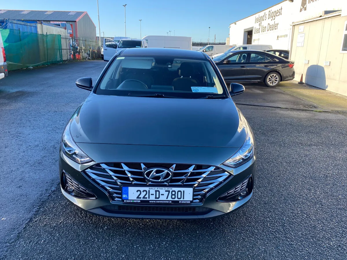 2022 Hyundai i30 1.6 Deluxe - Image 2