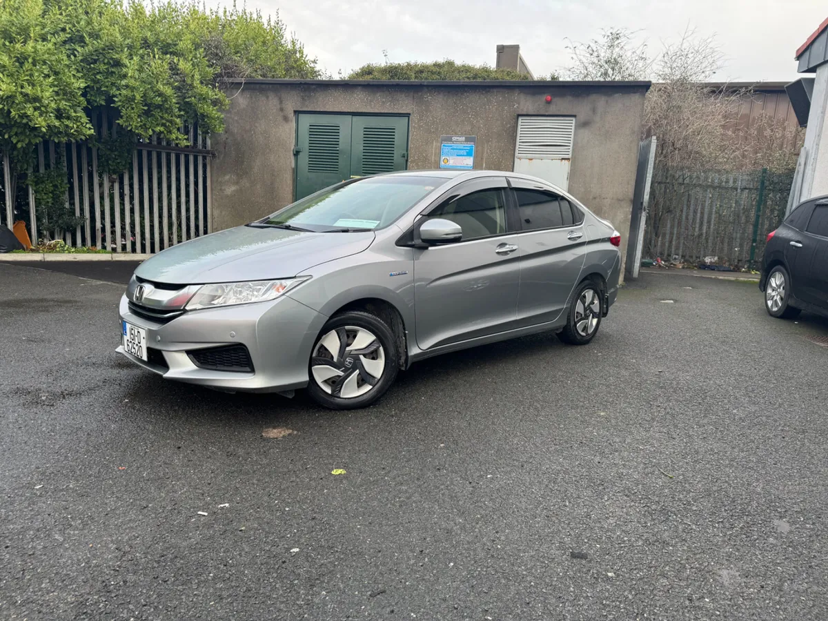 Honda Grace 2015 Automatic hybrid - Image 2