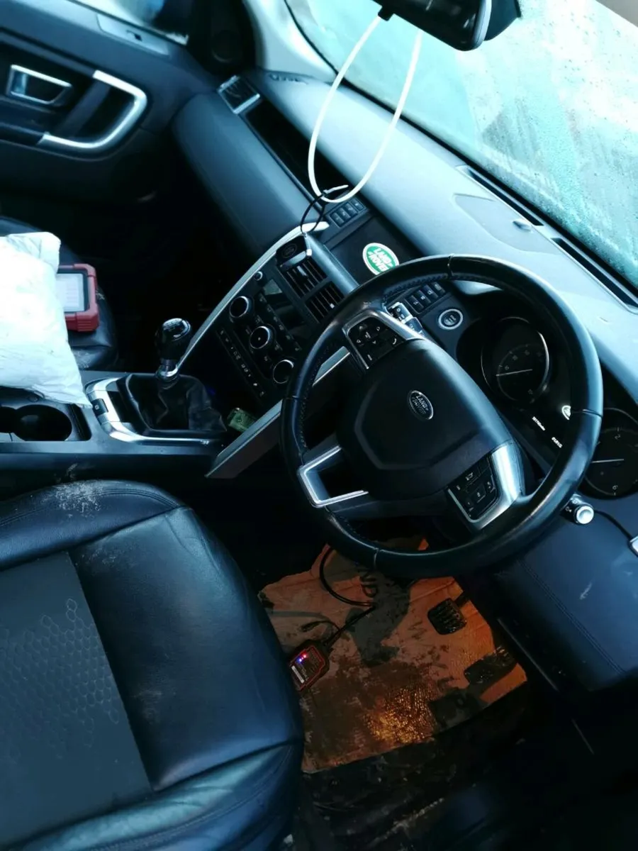 Land rover discovery 2.0 2018 4x4 - Image 3
