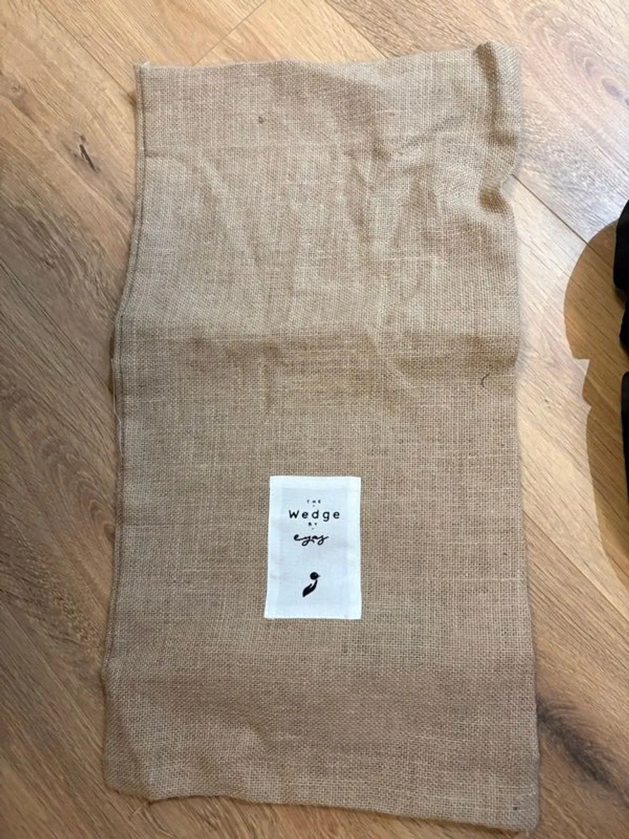 Ergonomic buggy cushion - The Wedge by Eyas London - Image 3