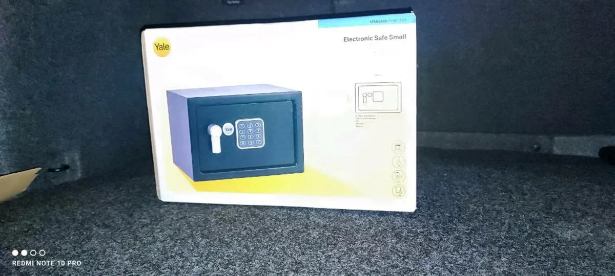 Small electronic safe - Image 1