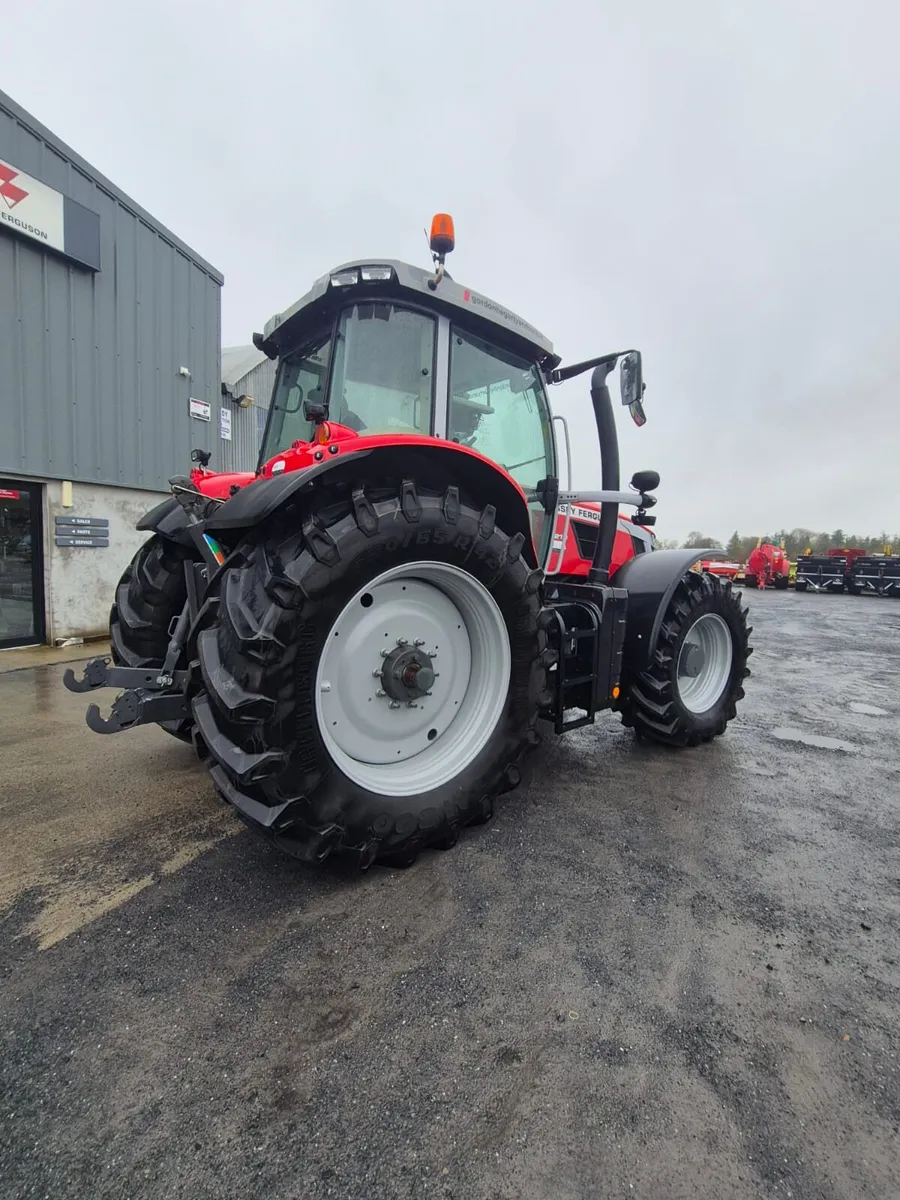 Ex Demo Massey Ferguson 7S.210 - Image 4