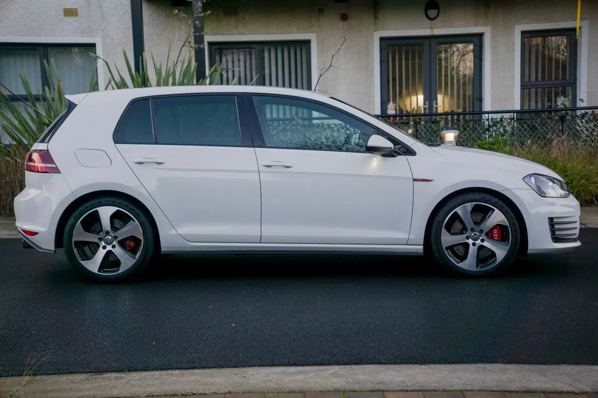 Volkswagen Golf GTI-P 230BHP AUTO - Image 3