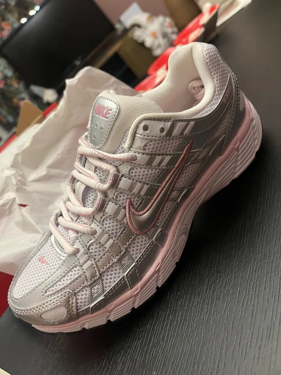 P-6000 Trainers - Image 1