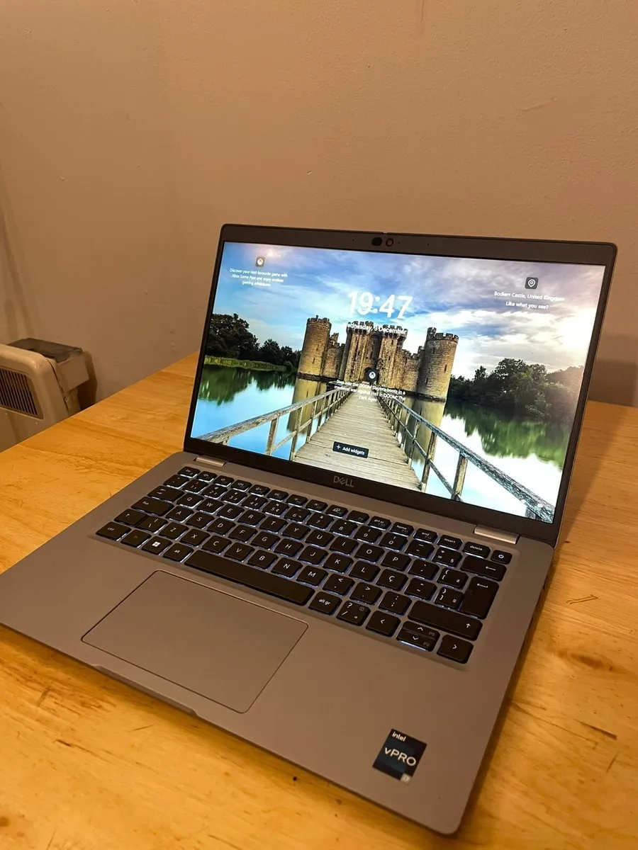 Dell Latitude 5430 i7 16GB RAM 256GB SSD + Mouse - Image 1