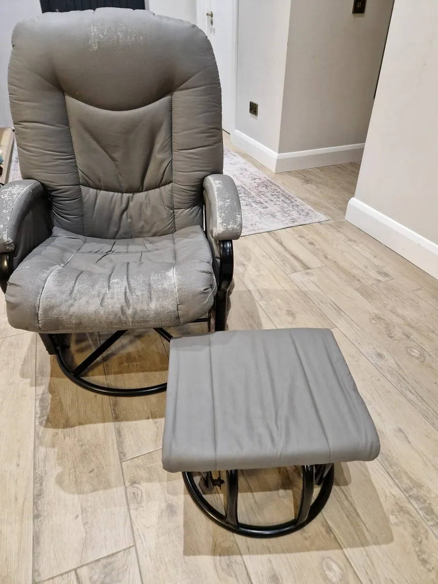 Babylo Cloud Nine Glider & Ottoman - Image 1