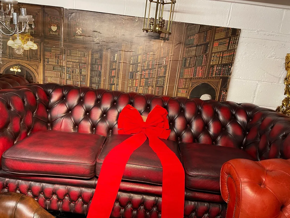 Antique chesterfield sofa 🎄🎄🎄🎄 - Image 3