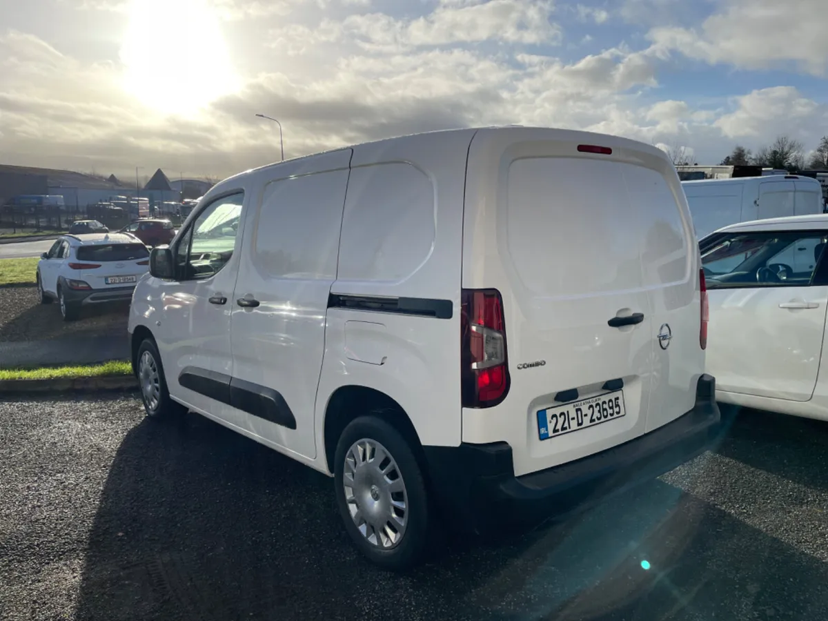 2022 Opel Combo - Image 3