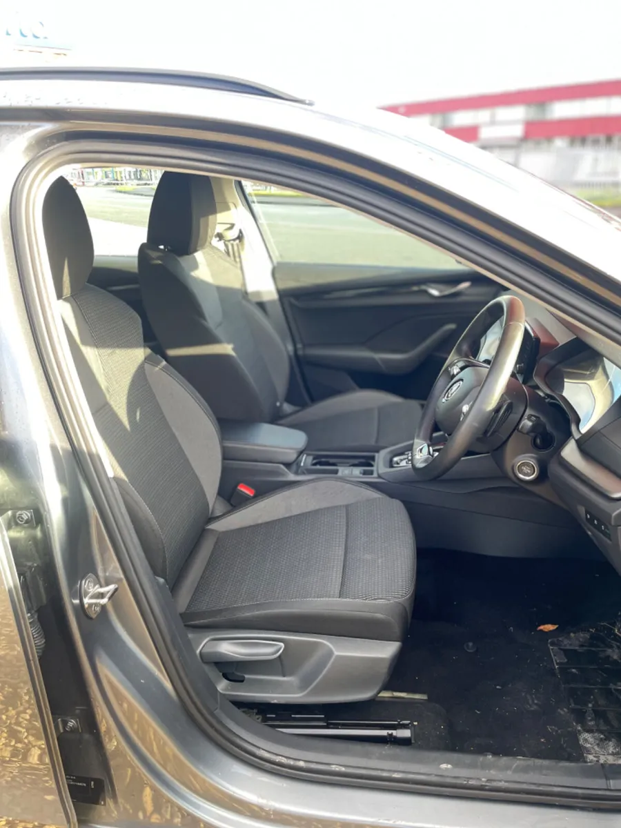 2024 Skoda Octavia Estate Ambition 2.0TDI DSG - Image 4