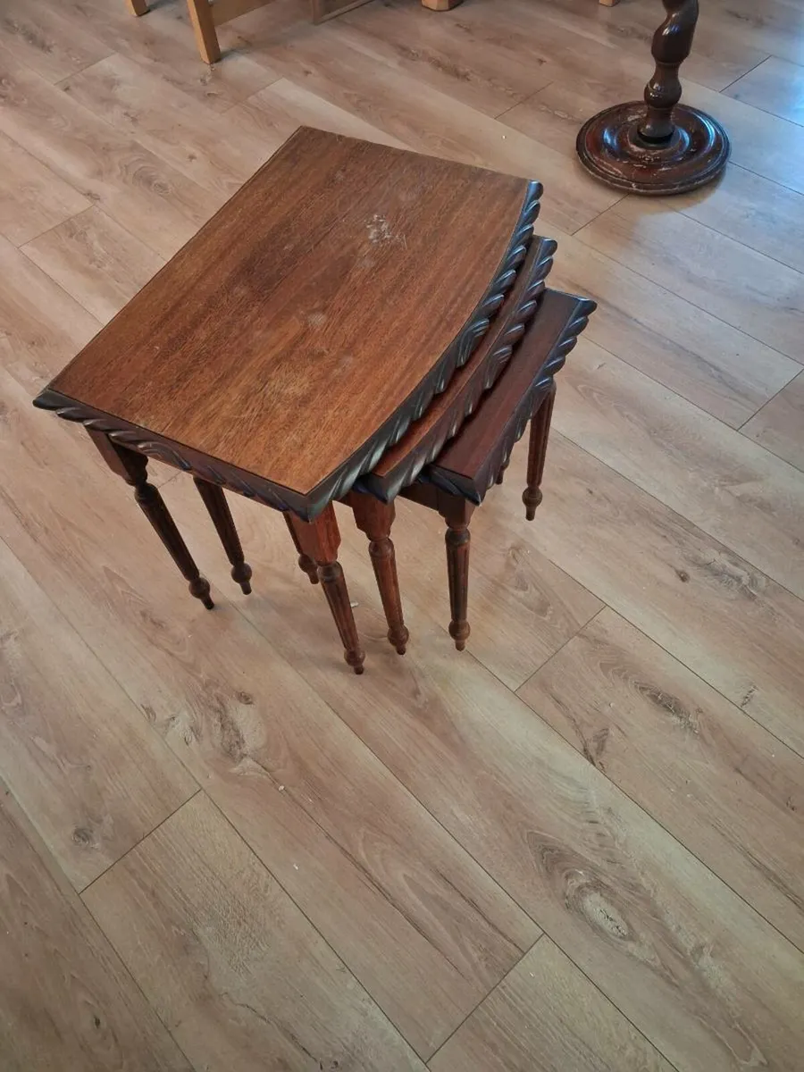 Nest of 3 tables - Image 2