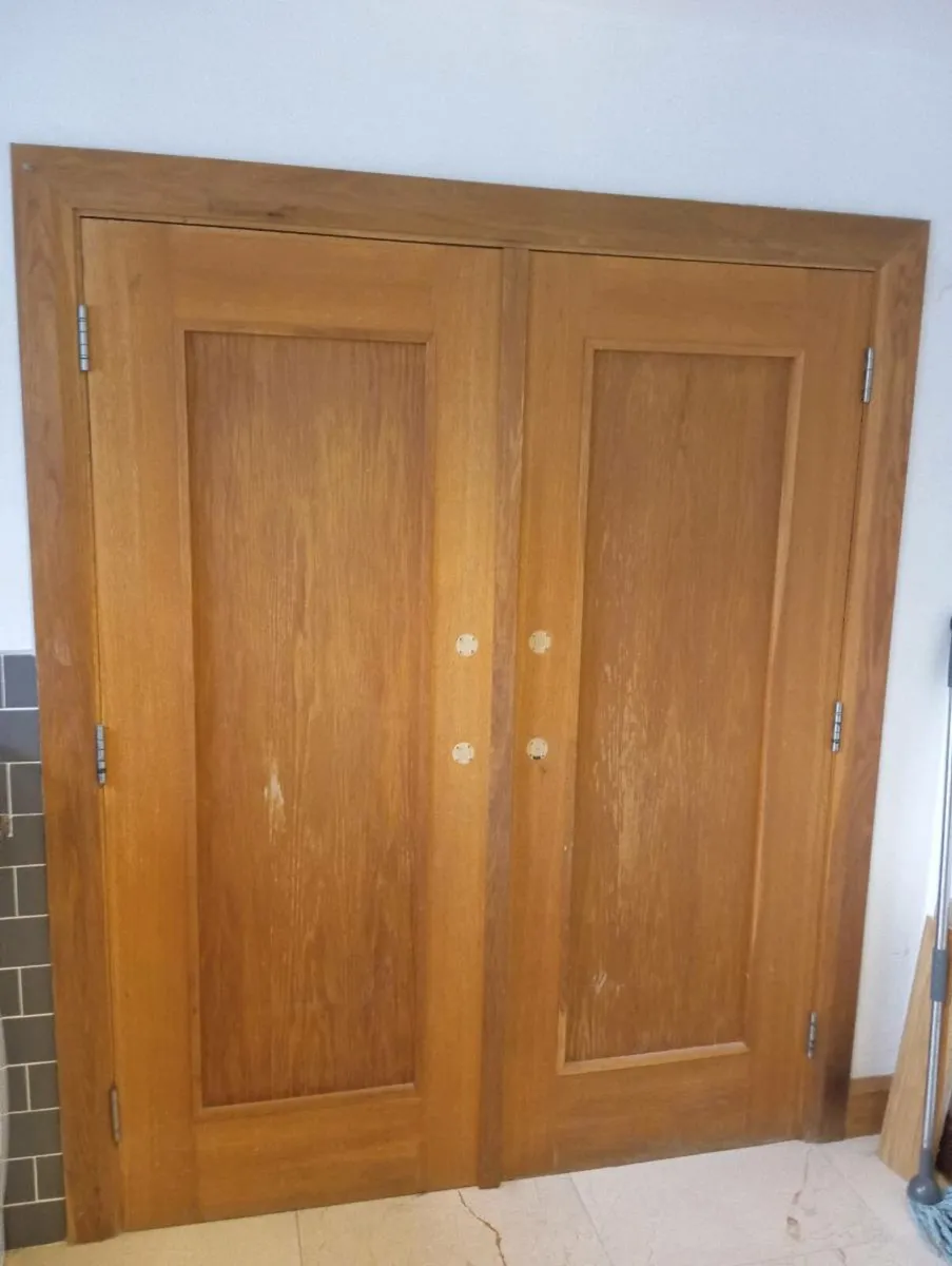 Shaker style solid Oak doors - Image 1