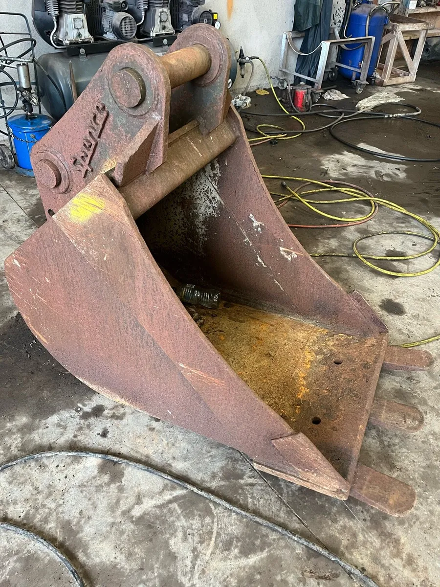 Spence 750mm digging bucket 80mm pins 20T digger - Image 2