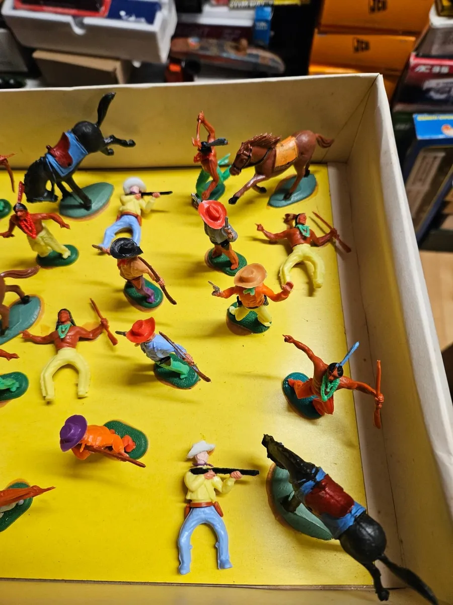 Vintage Britain's Charbens Cowboys and Indians - Image 4