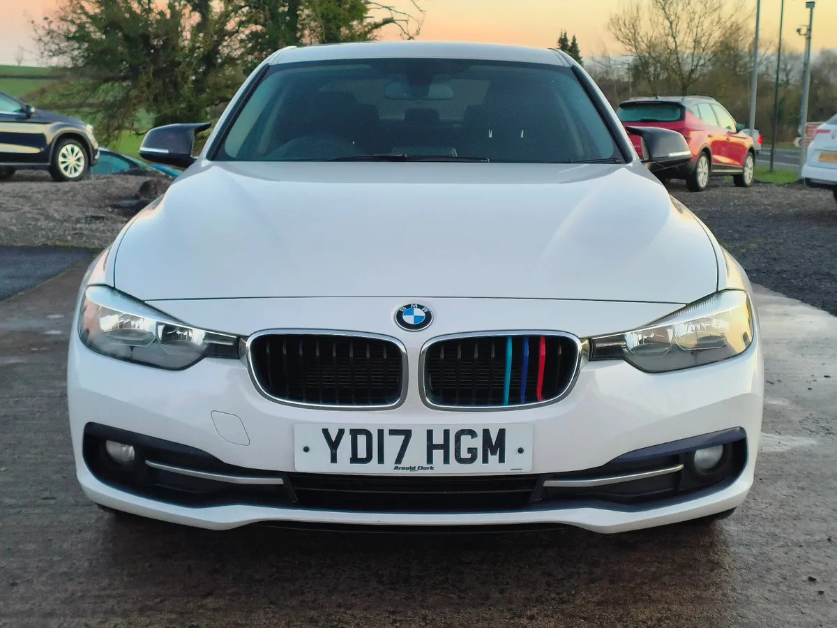 2017 BMW 3-Series 318i - Image 2