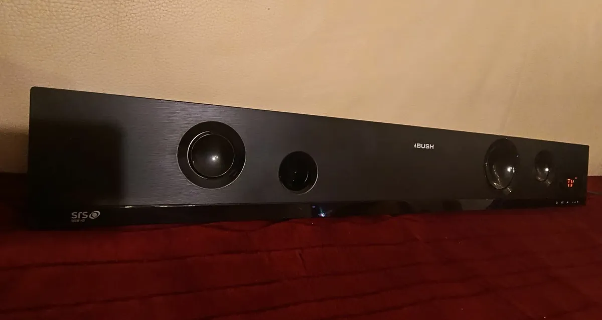 Soundbar.  Output power: 100W - Image 1