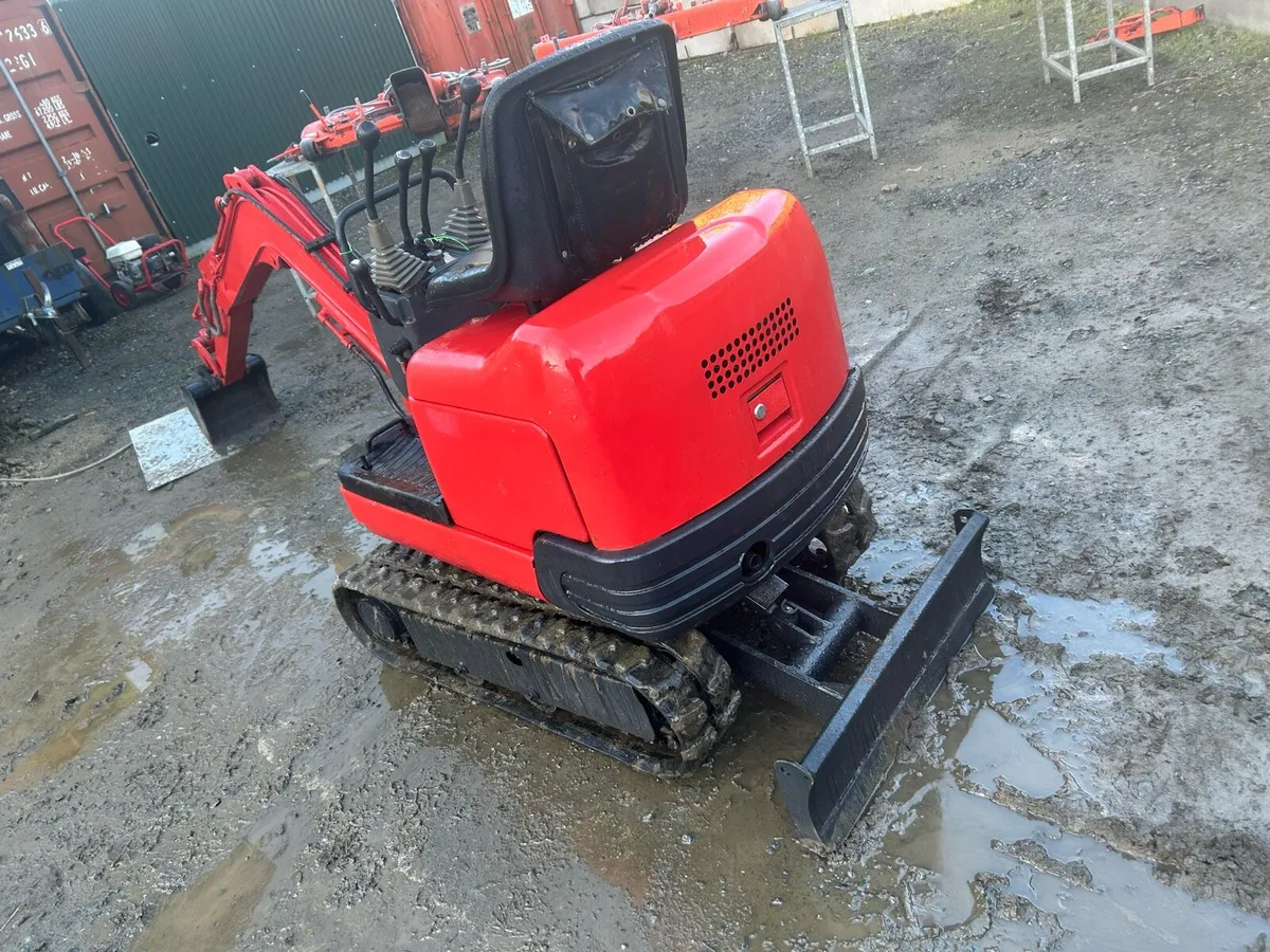 IHI 7J Mini Digger - Image 2