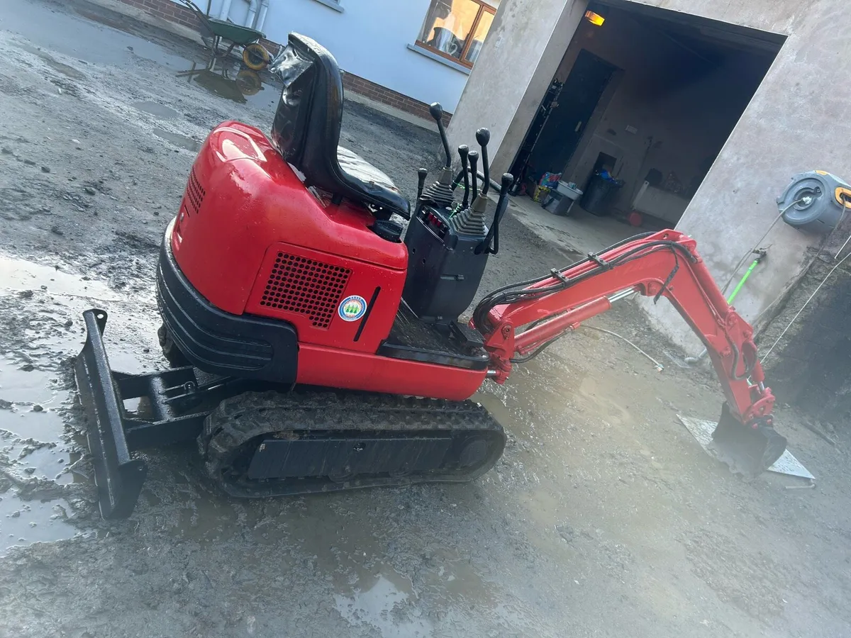 IHI 7J Mini Digger - Image 3