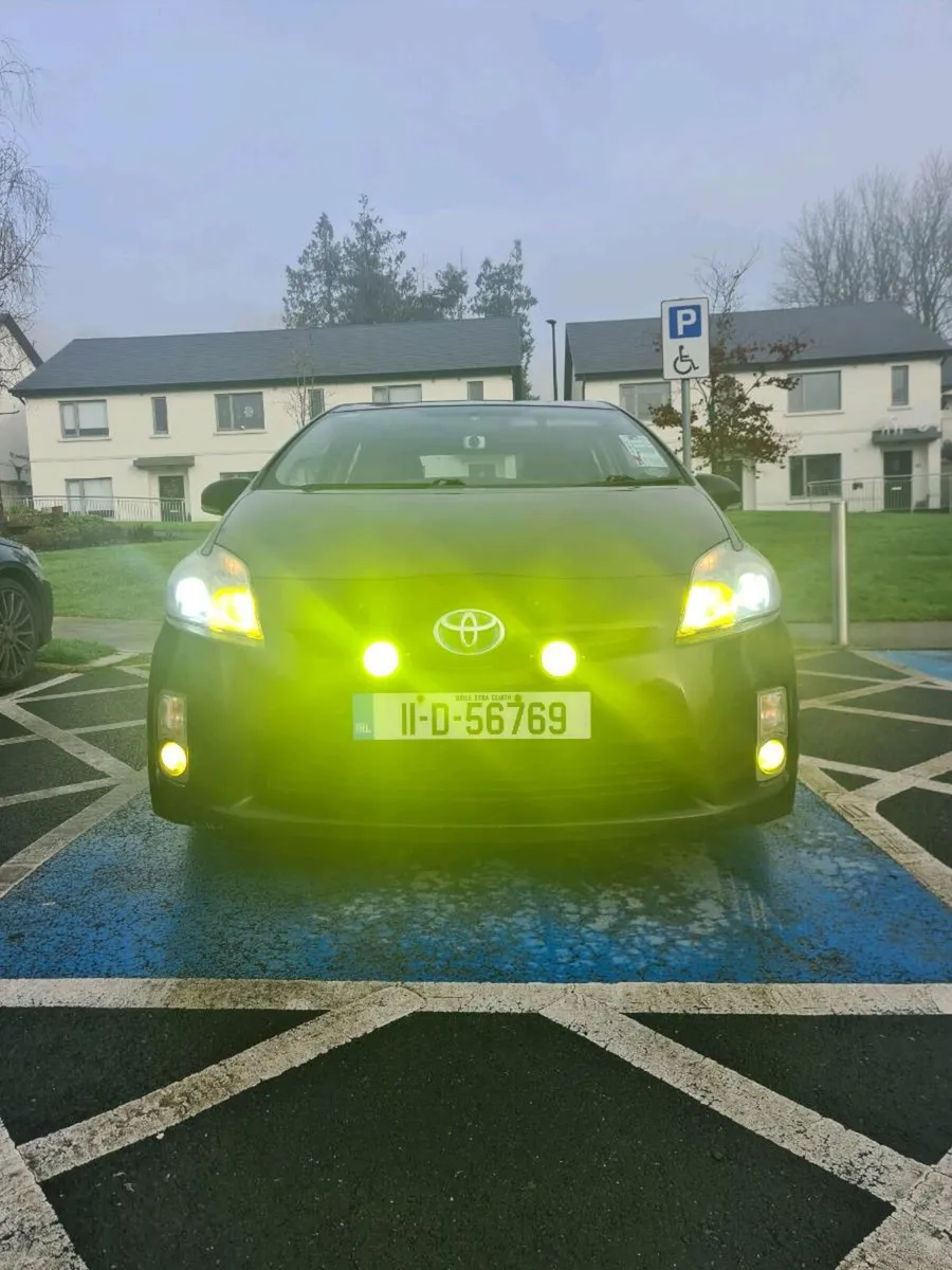 Toyota Prius Hybrid 1.8 - Image 2