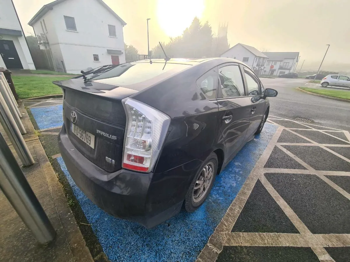Toyota Prius Hybrid 1.8 - Image 4