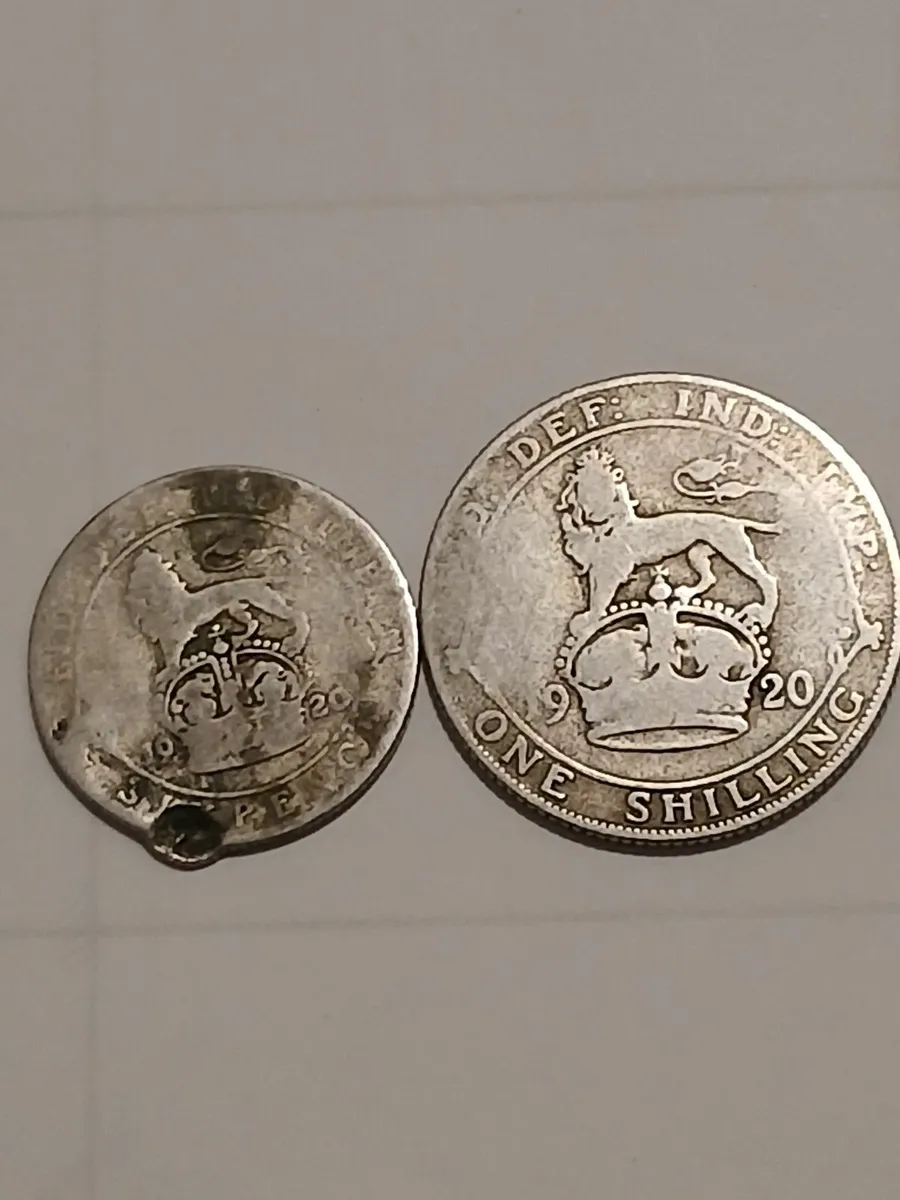 Shilling and sixpence silver - Image 1
