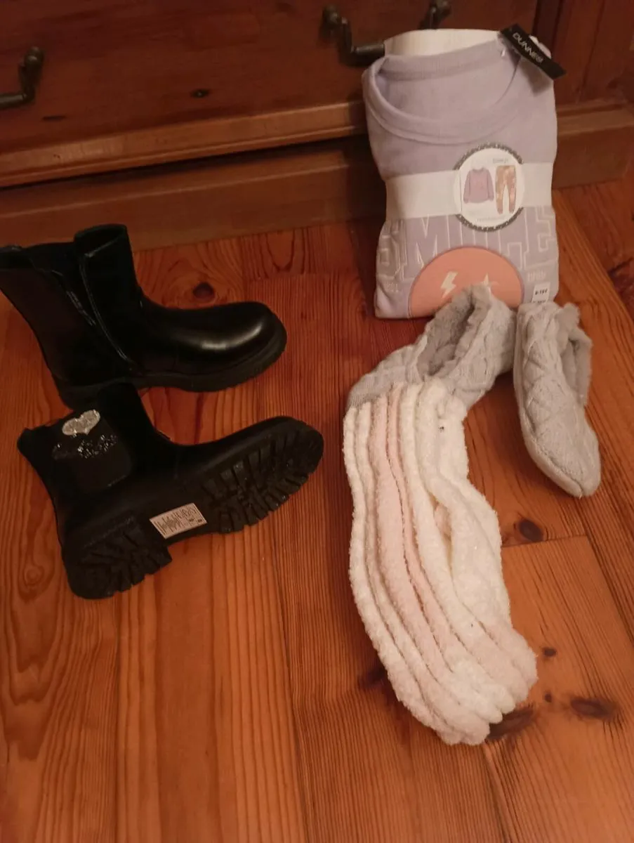 Beautiful 9 year old girl's new clothes boots - Image 3