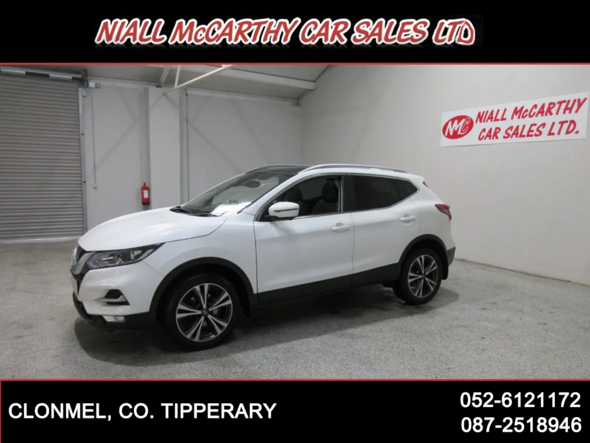 Nissan Qashqai 1.2 SV PREMIUM  NAV - PAN ROOF - SC - Image 4