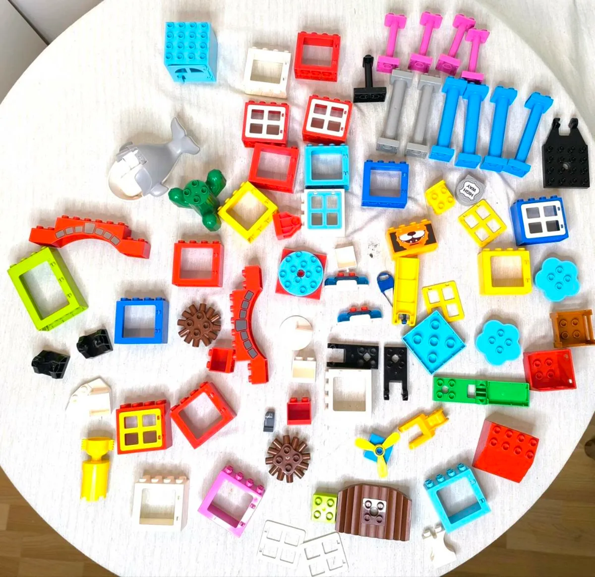 Massive Lego Duplo Bundle 1110 pieces - Image 2