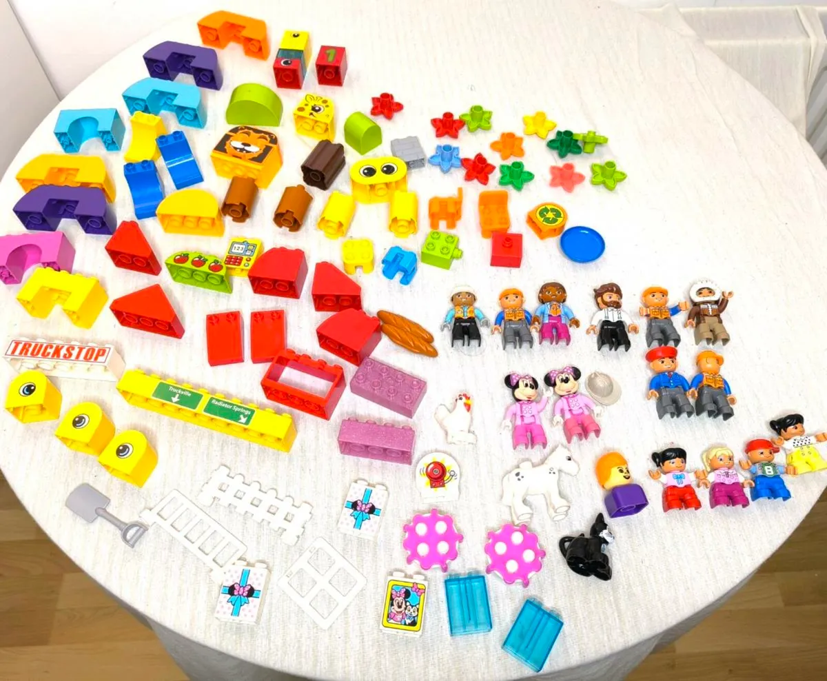 Massive Lego Duplo Bundle 1110 pieces - Image 3