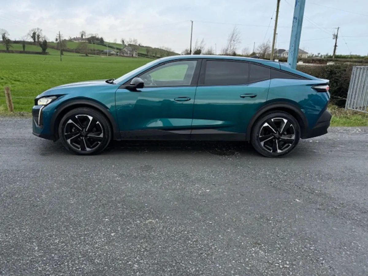 Peugeot 408 ALLURE 1.2 130 AUTOMATIC 6 6.4 4 - Image 2