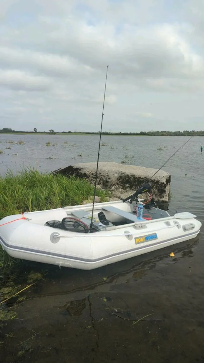 Inflatable boat with electric motor/accessories - Image 1
