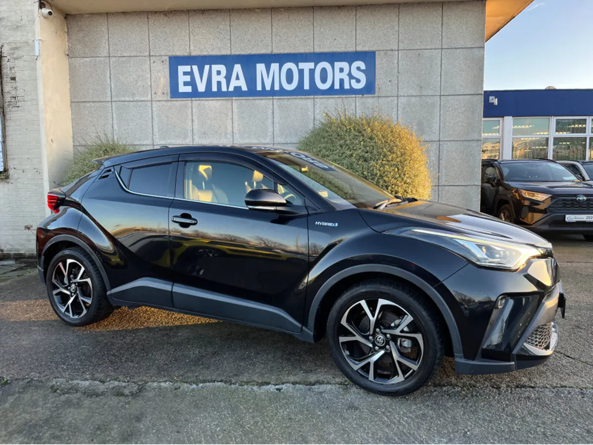 Toyota C-HR SOL AUTOMATIC HYBRID 1.8 PETROL //LOW - Image 3