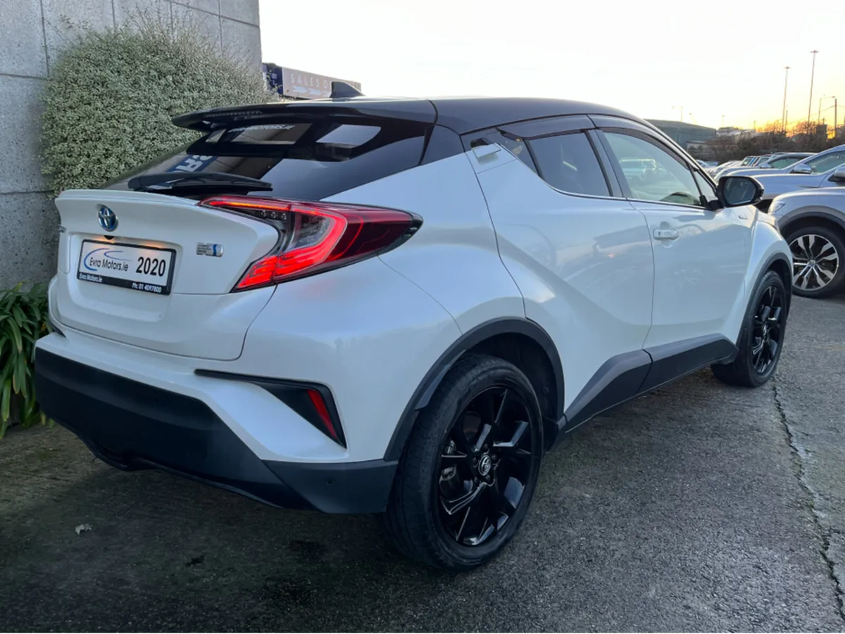 Toyota C-HR SOL AUTOMATIC HYBRID 1.8 PETROL //LOW - Image 4
