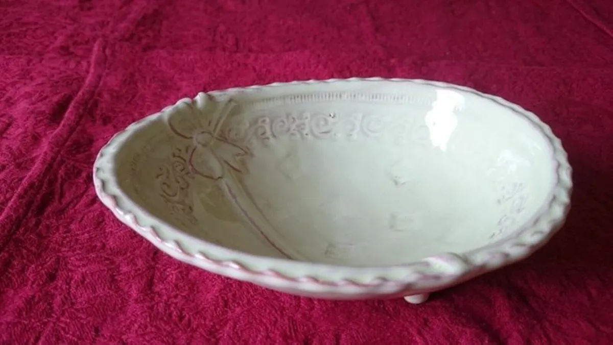 Antique 7" Long Virginia Casa Italian Footed Dish - Image 2