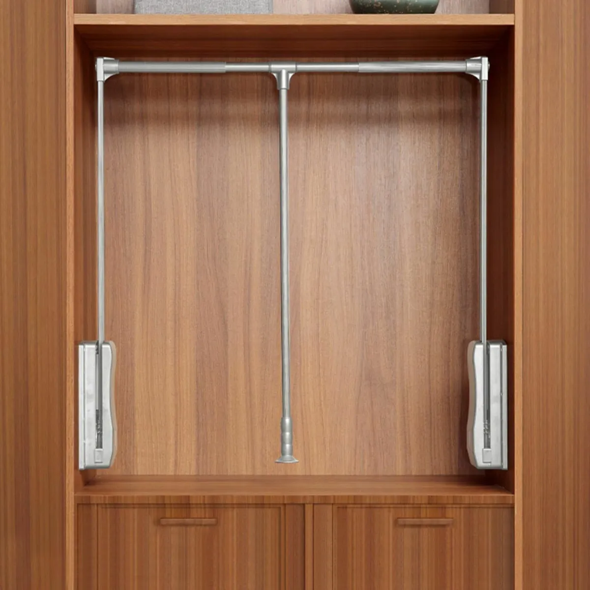 Pull Down Wardrobe Rail Adjustable Width 890mm to - Image 1