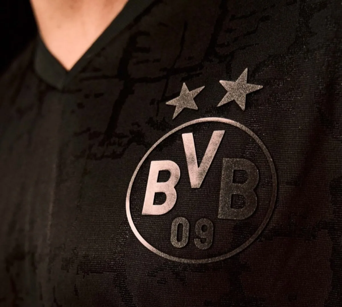 Rare limited edition Bvb Dortmund jersey - Image 1
