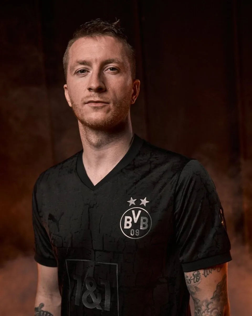Rare limited edition Bvb Dortmund jersey - Image 2