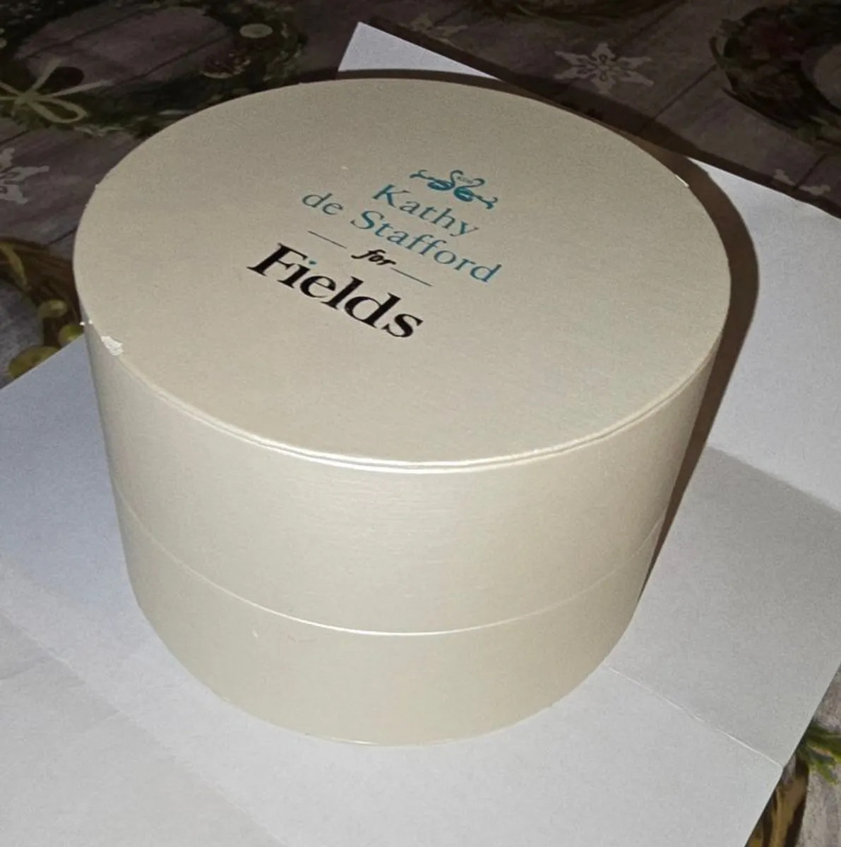 Hall marked 18ct White Gold Diamond ring by Kathy De Stafford - Image 2