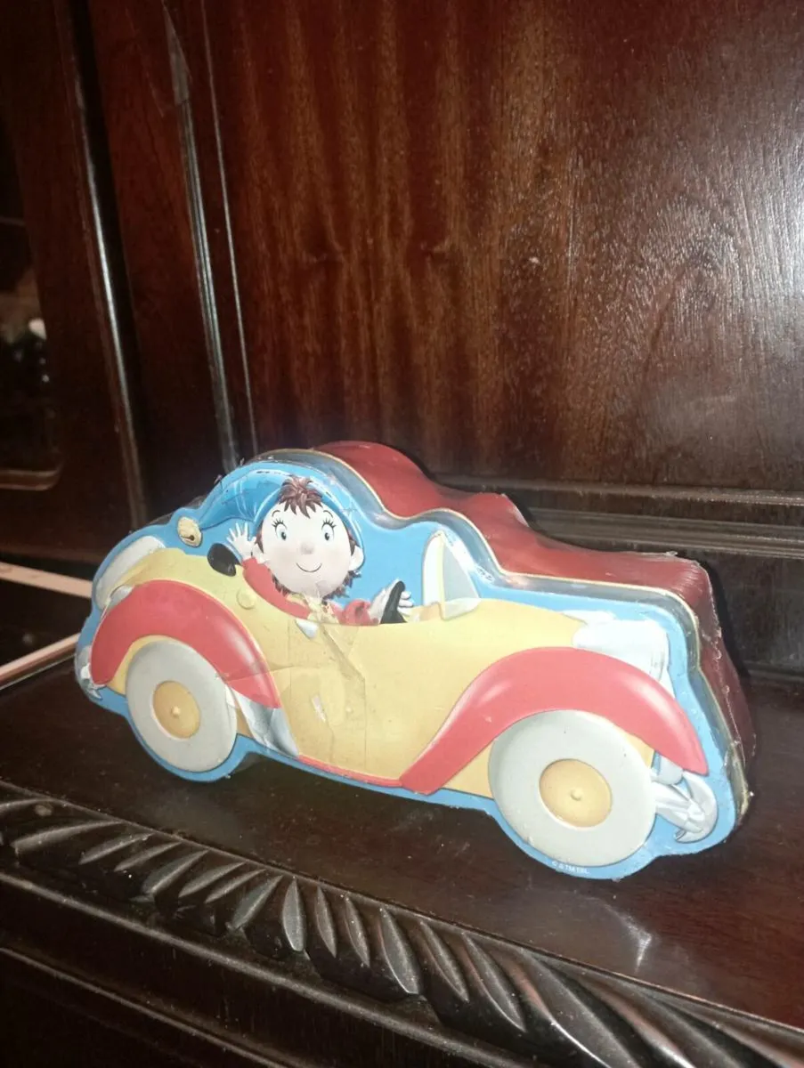 RARE VINTAGE TIN NODDY CAR  WITH BONBONS  SWEETS - Image 1